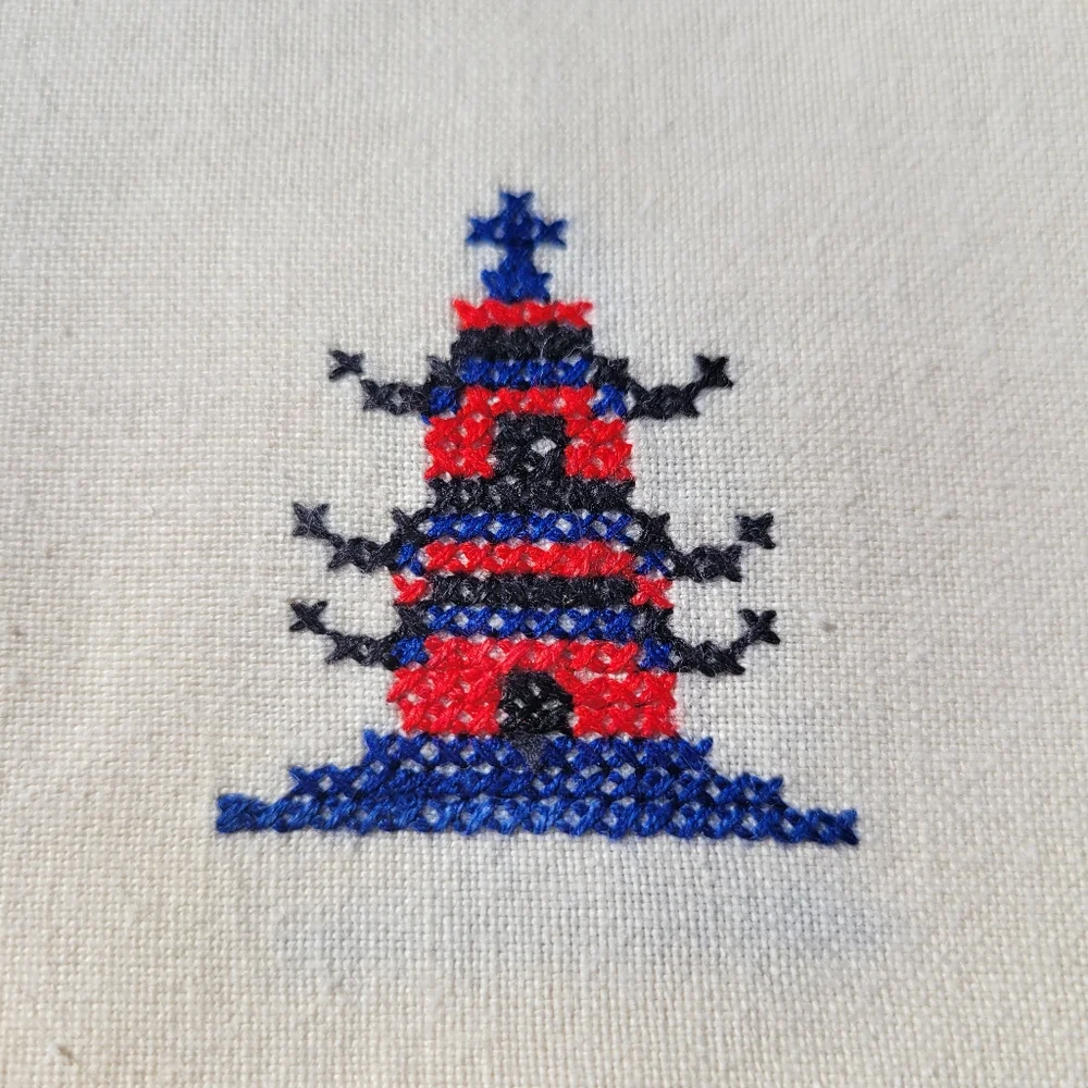 Vintage Embroidered Cloth Napkins (4) Cross-stitch Pagoda or Lighthouse? Nice!